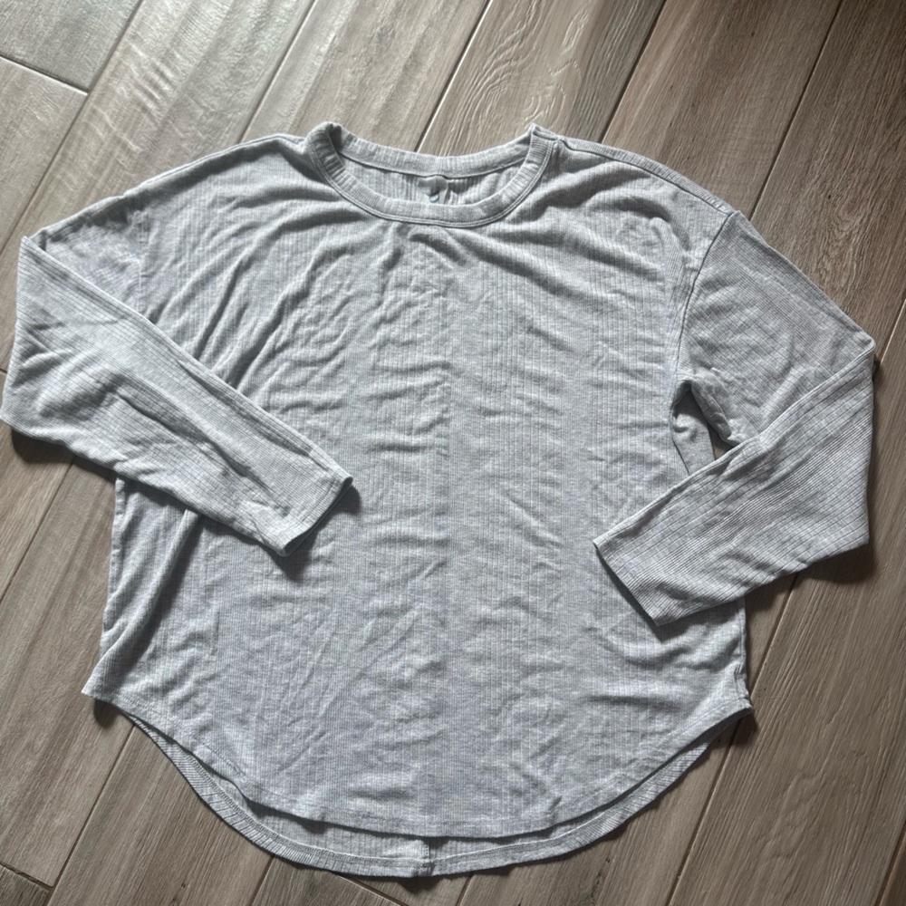 Lou & Grey Ribbed Soft Gray Long Sleeve Top